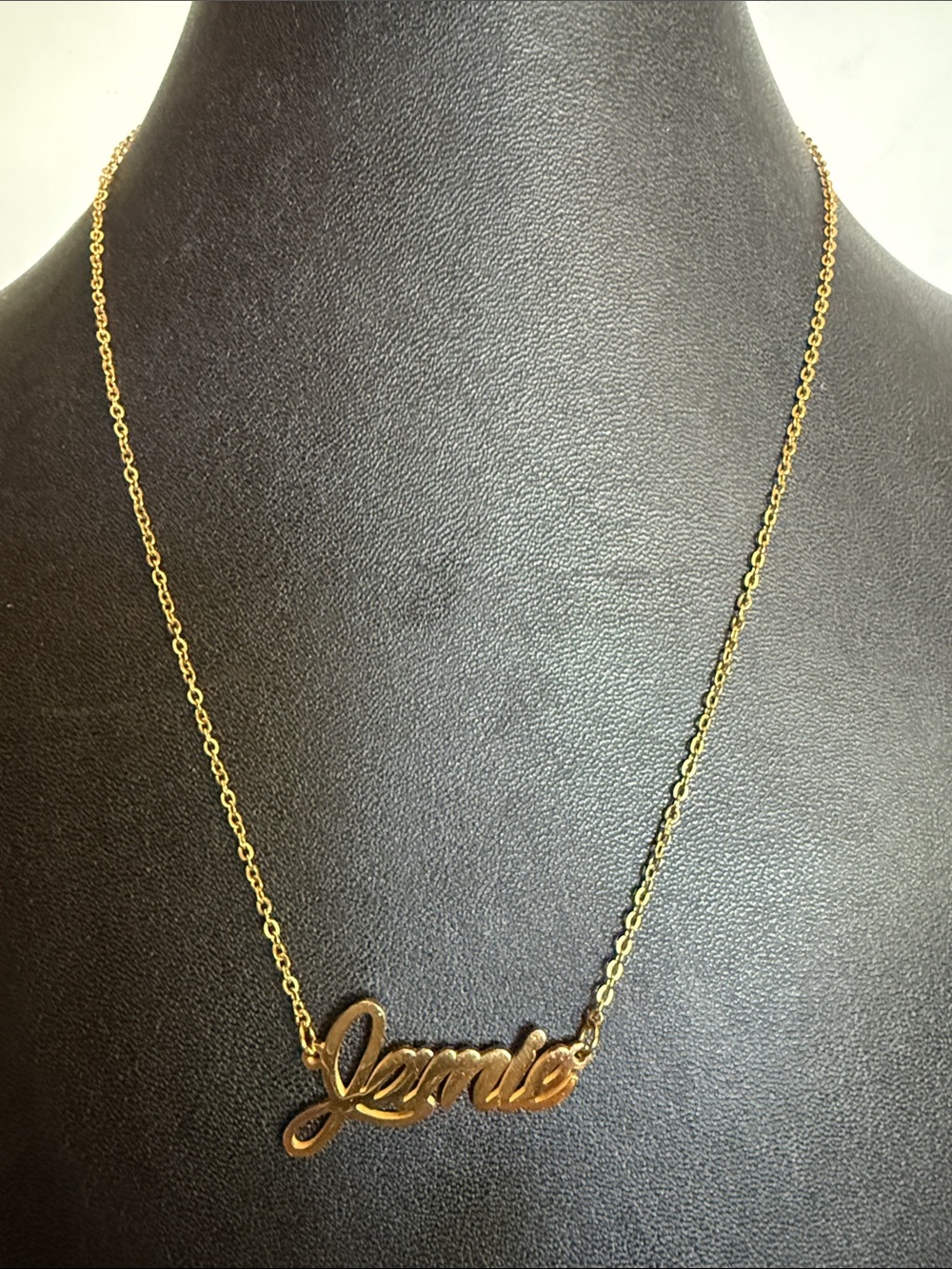 Personalized Script Nameplate Necklace - Gold